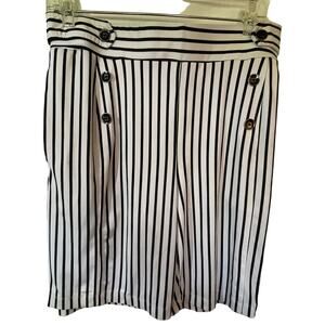 Robert Louis Womens Pull on Shorts White & Black stripes Sz M Classic Preppy